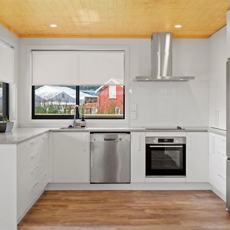 Custom Designed Holiday Home, Next To Cycleway. Те-Арога Екстер'єр фото