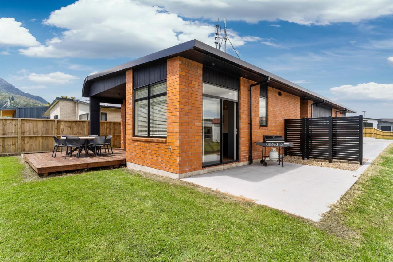 Custom Designed Holiday Home, Next To Cycleway. Те-Арога Екстер'єр фото